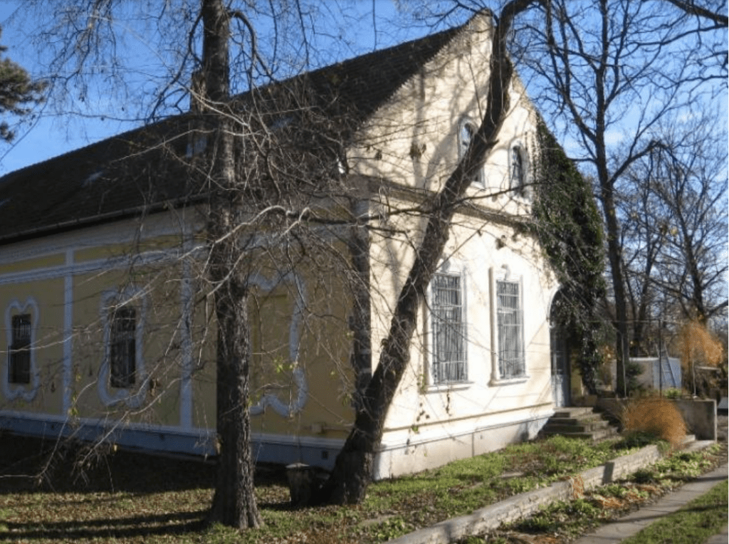 Szapáry Péter kastélyának oldalszárnya